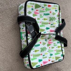 Scout Bags 
HOT DATE casserole carrier .
New with tag